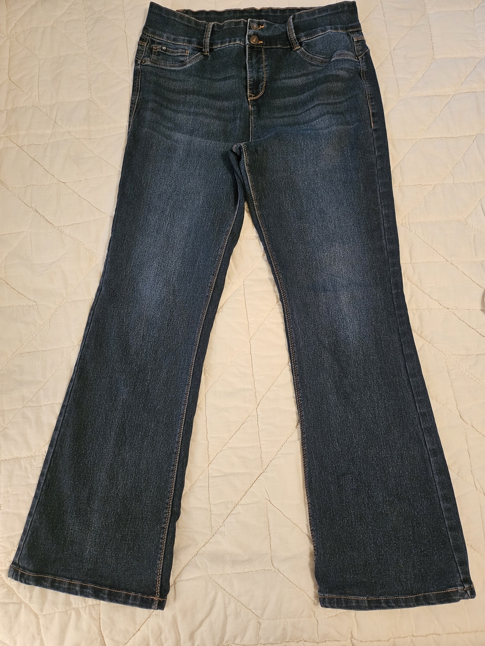 Curve Appeal High Rise Bootcut Jeans- Size 16/33